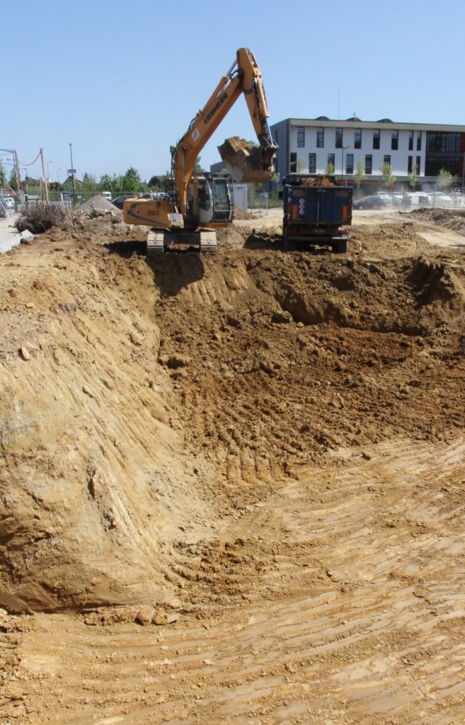 découvrez les prix du terrassement pour une maison de 200m² et obtenez un devis précis pour vos travaux de préparation de terrain.