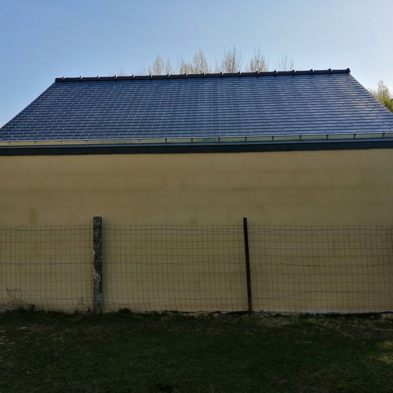 découvrez les prix pour une toiture de 50m2 : estimation des coûts, matériaux, et main-d'œuvre pour concrétiser votre projet de rénovation ou construction.