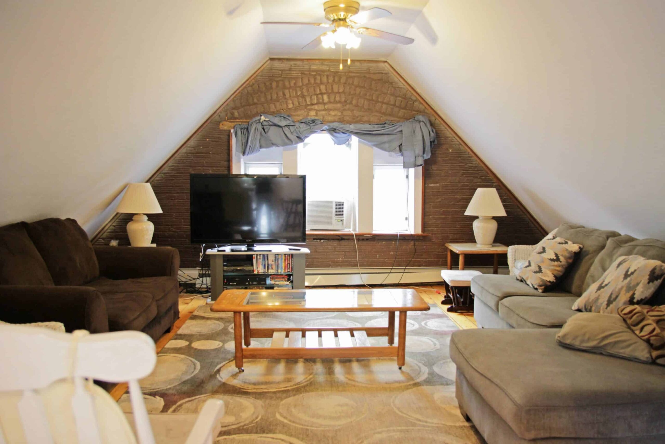 découvrez les prix pour la transformation de combles et obtenez un devis personnalisé pour aménager votre espace sous toiture.