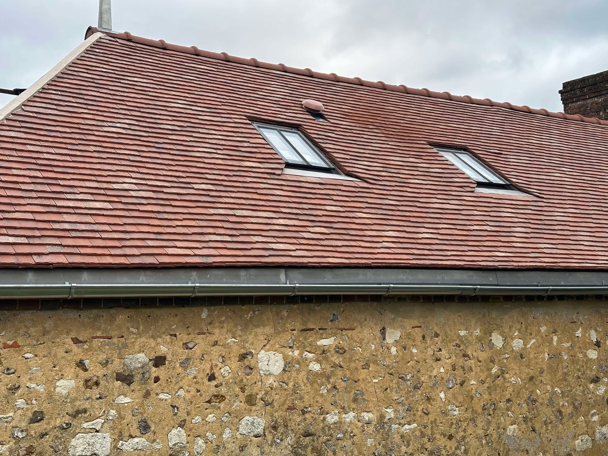 découvrez les prix des tuiles de toit en fonction des matériaux, styles et dimensions pour bien choisir votre couverture et optimiser votre budget.