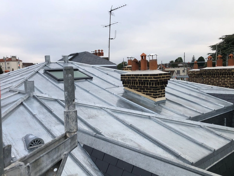 découvrez les tarifs de la zinguerie au mètre pour vos travaux de toiture. comparez les prix et choisissez la meilleure offre pour vos besoins en zinguerie.