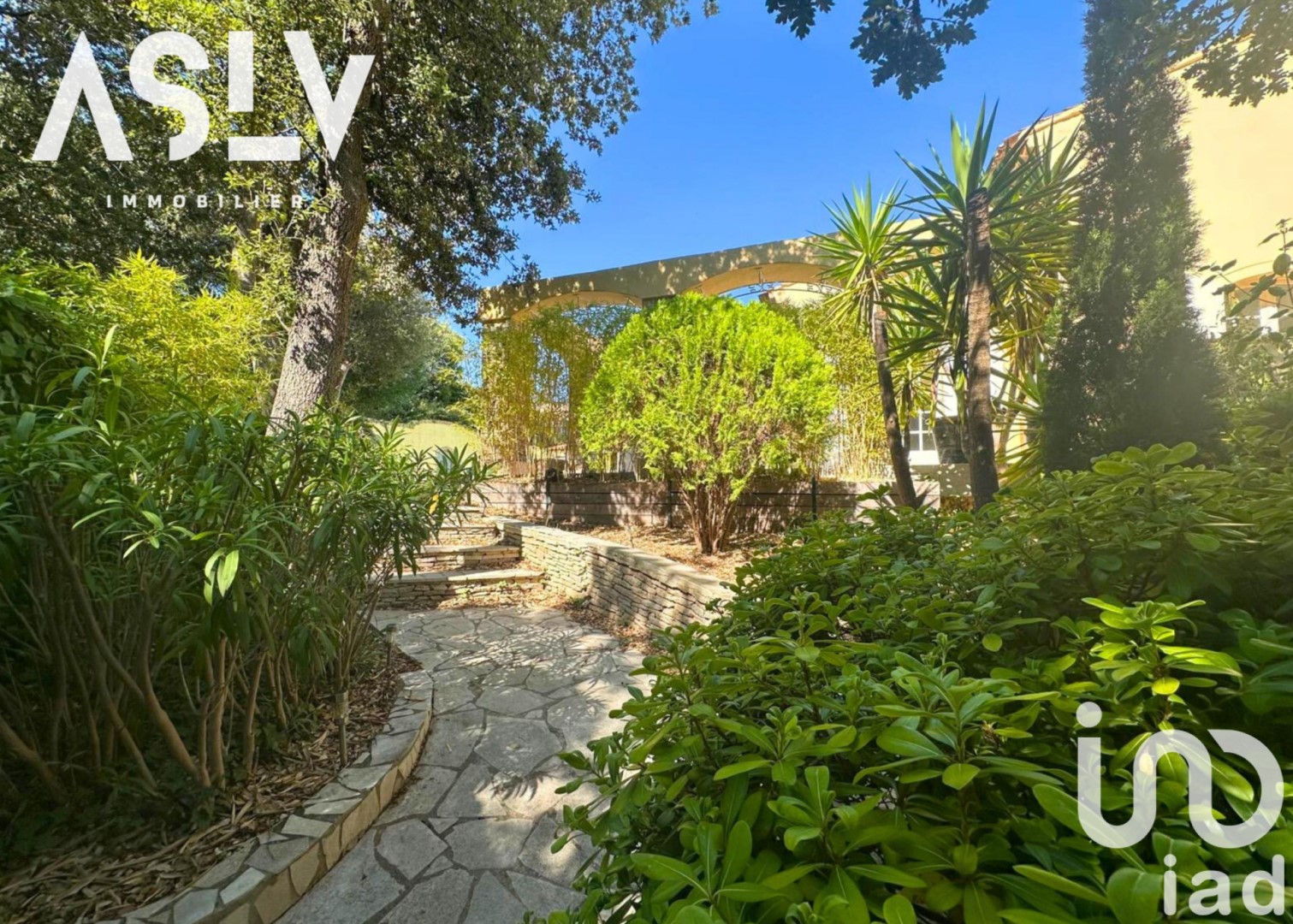 découvrez des propriétés d'exception à toulon avec l'expertise d'un architecte confirmé. conseils personnalisés et projets sur mesure pour votre futur logement.