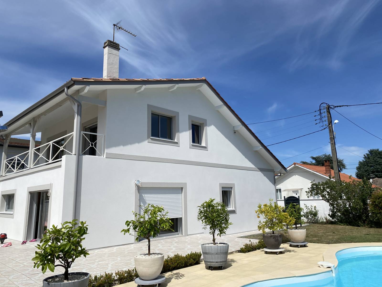 découvrez nos services de ravalement de façade pour redonner éclat et protection à votre bâtiment. expertise et qualité garanties.