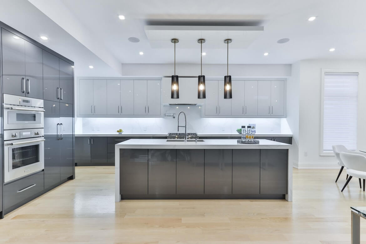 découvrez comment refaire votre cuisine avec un budget optimisé : astuces, conseils et idées pour un relooking élégant sans dépasser vos dépenses.