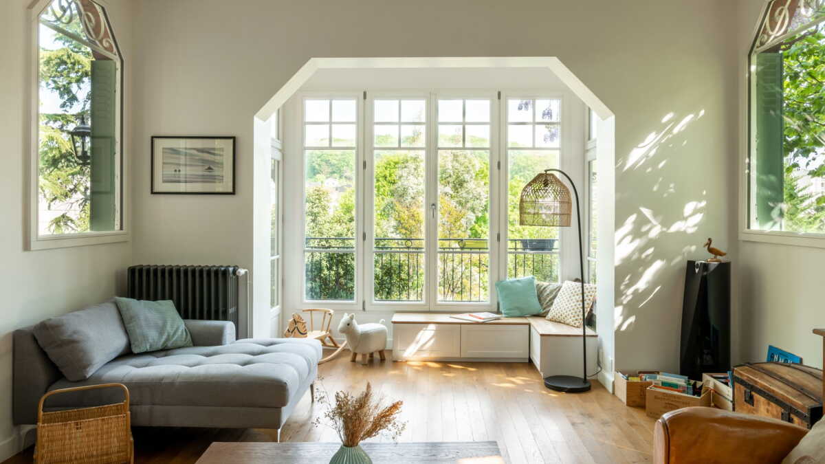 découvrez comment refaire l'électricité de votre maison peut augmenter la valeur de votre bien immobilier en assurant sécurité, conformité et modernité.