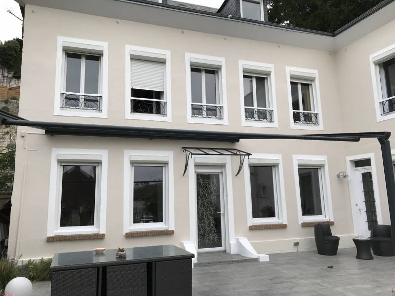 découvrez nos conseils et solutions pour refaire la façade de votre maison, améliorer son esthétique et protéger vos murs grâce à des techniques adaptées.