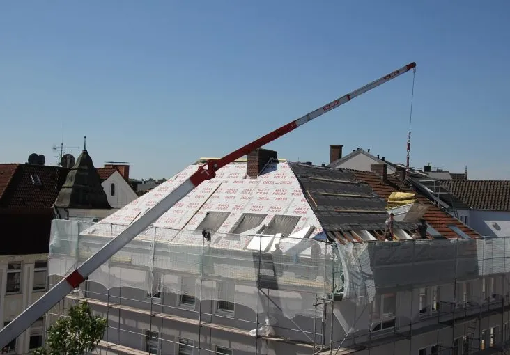 découvrez des conseils pratiques pour refaire votre toit de manière durable et économique, alliant qualité, écologie et budget maîtrisé.