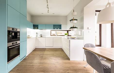 spécialistes en réfection de l'électricité pour maison des années 1960, nous assurons une mise aux normes sécurisée et efficace de votre installation électrique.