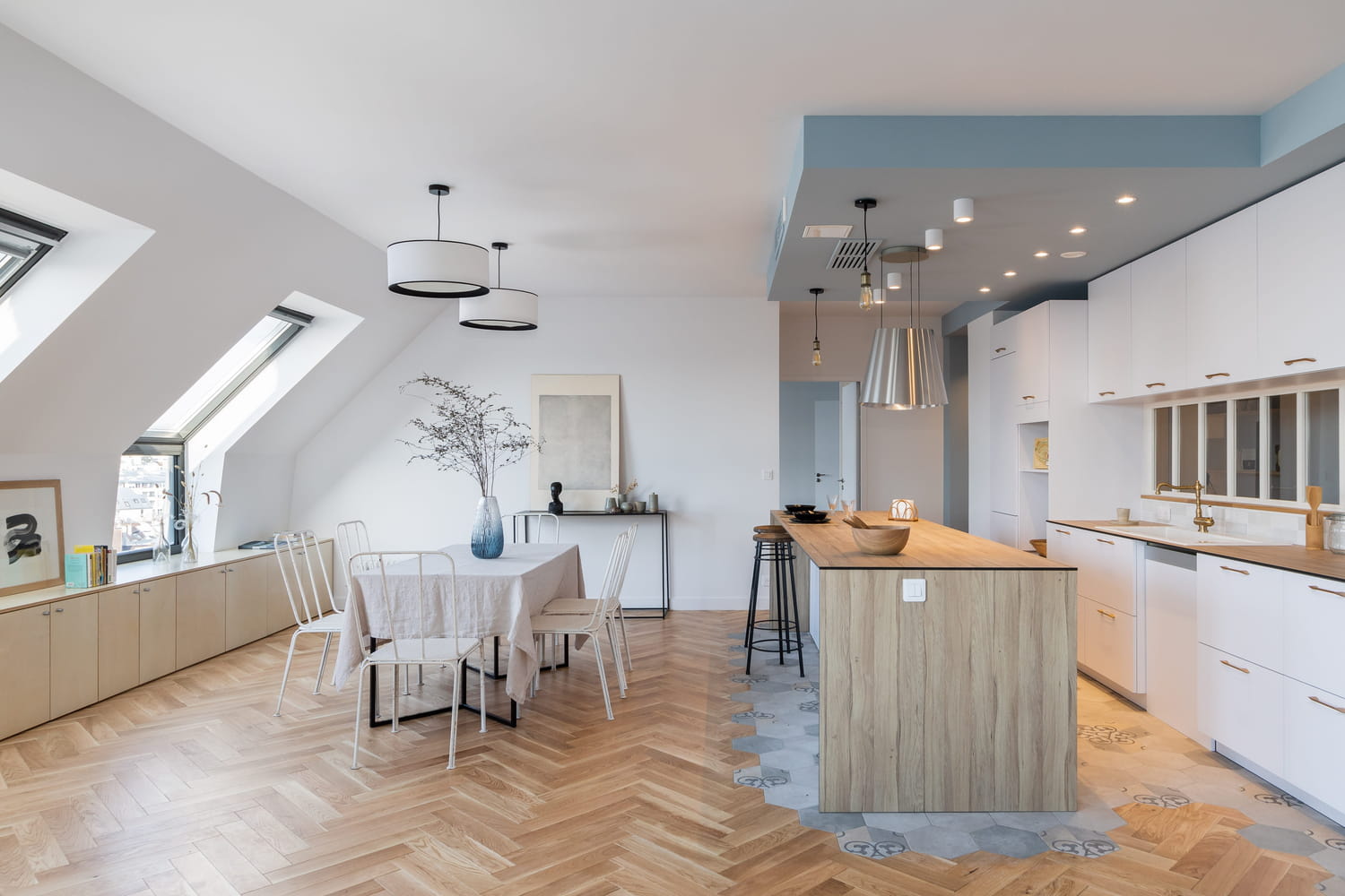 découvrez comment remplacer facilement votre carrelage par du parquet pour un intérieur chaleureux et moderne. guide pratique avec conseils et étapes clés.