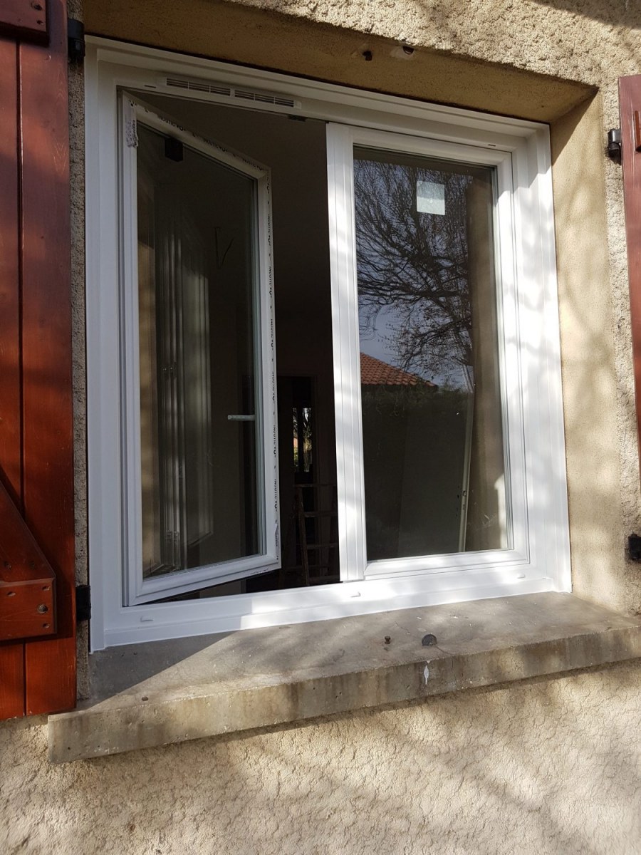 découvrez nos solutions pour remplacer vos fenêtres lors de vos travaux de rénovation. améliorez l’isolation et le confort de votre maison avec des fenêtres modernes et performantes.