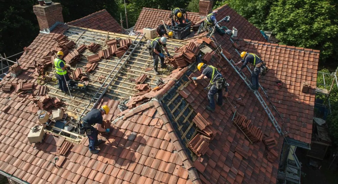 découvrez comment remplacer vos tuiles facilement et rapidement grâce à nos conseils et astuces professionnels pour préserver l'étanchéité et l'esthétique de votre toiture.