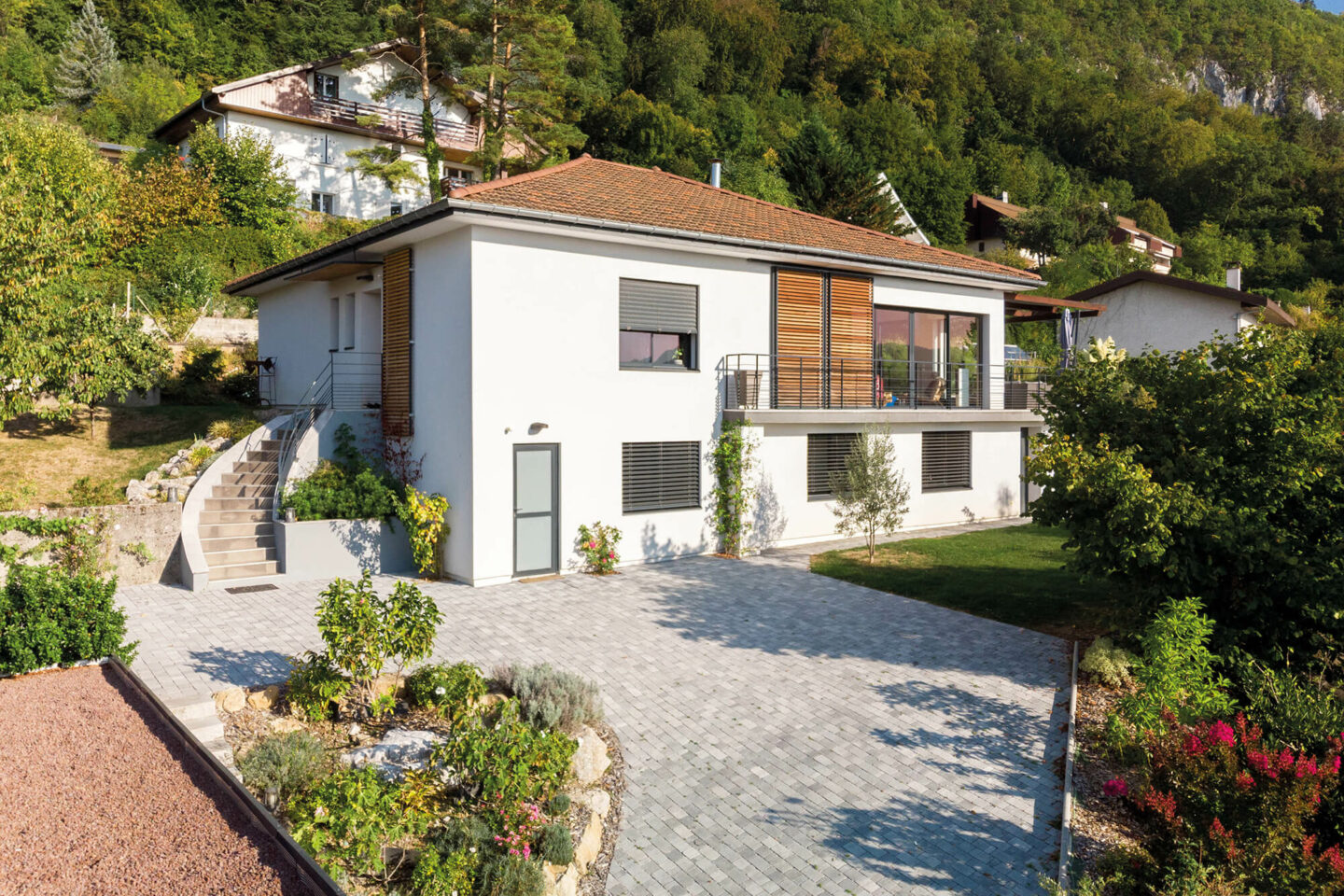 experts en rénovation à annecy, nous transformons vos espaces avec qualité et savoir-faire. devis personnalisé et réalisation sur mesure.