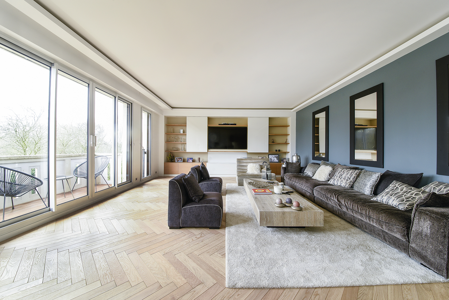 découvrez nos services de rénovation d'appartements à neuilly pour transformer votre intérieur avec style et qualité. devis personnalisé et réalisation sur mesure.
