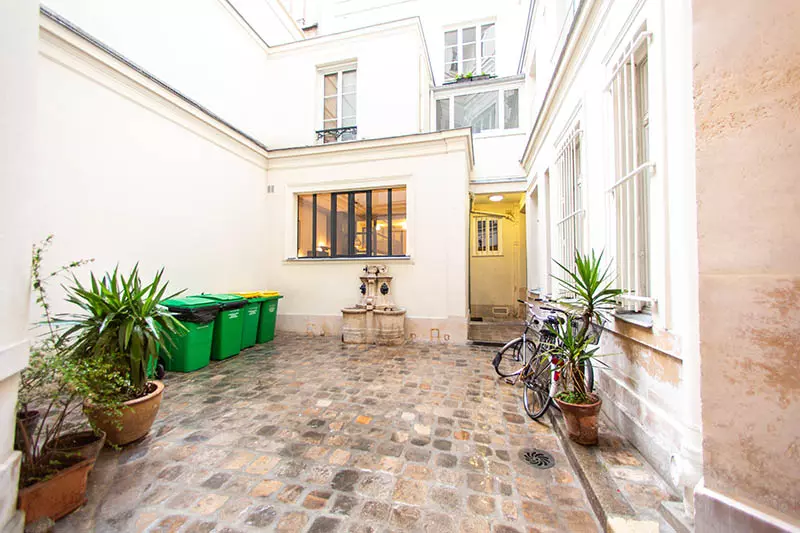 découvrez nos services experts en rénovation d'appartements à paris. transformez votre logement avec des solutions sur mesure, alliant qualité et respect des délais.