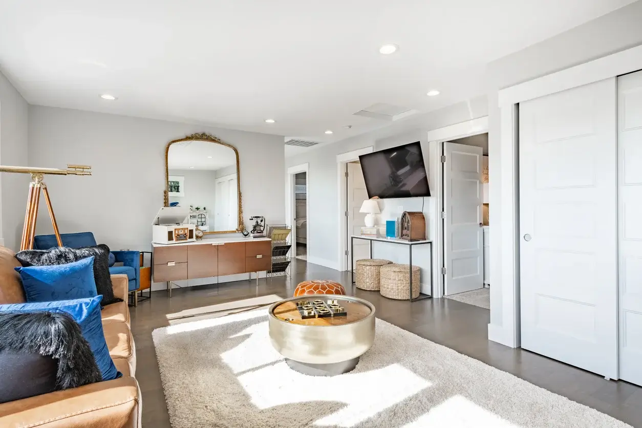 découvrez nos services experts en rénovation d'appartements à paris pour transformer votre intérieur avec style et qualité. devis gratuit et réalisation rapide.