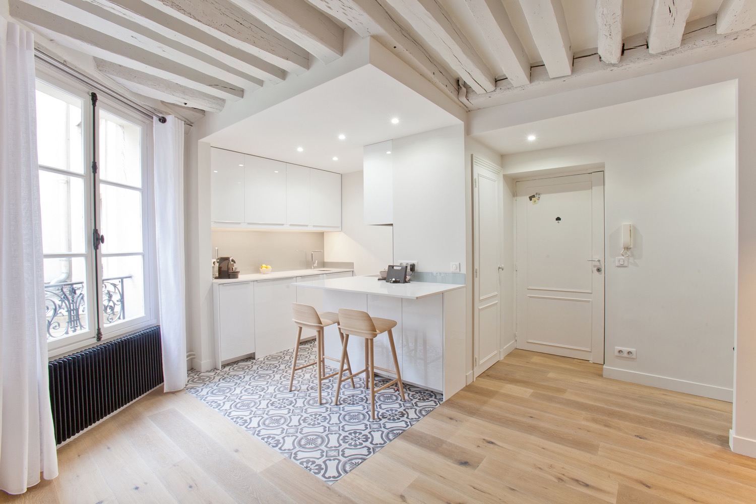 expert en rénovation d'appartements à paris, nous transformons votre espace avec qualité et savoir-faire. devis gratuit et personnalisé pour tous vos projets.
