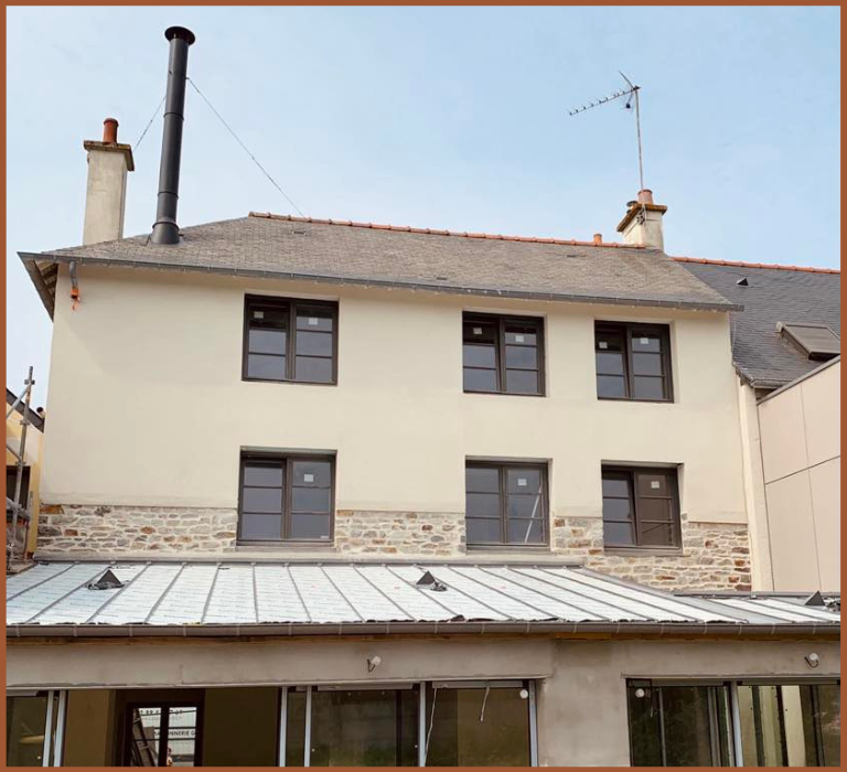 expert en rénovation d'appartements à rennes, spécialisé dans la valorisation du patrimoine breton alliant charme authentique et confort moderne.