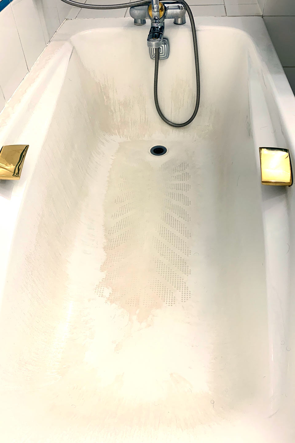 découvrez nos services experts de rénovation de baignoires en fonte à paris pour redonner éclat et douceur à votre salle de bain. qualité, savoir-faire et satisfaction garantis.