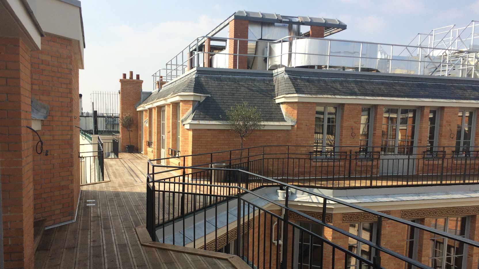 expert en rénovation de bâtiments à paris, nous transformons vos espaces avec qualité et professionnalisme. contactez-nous pour un devis personnalisé.