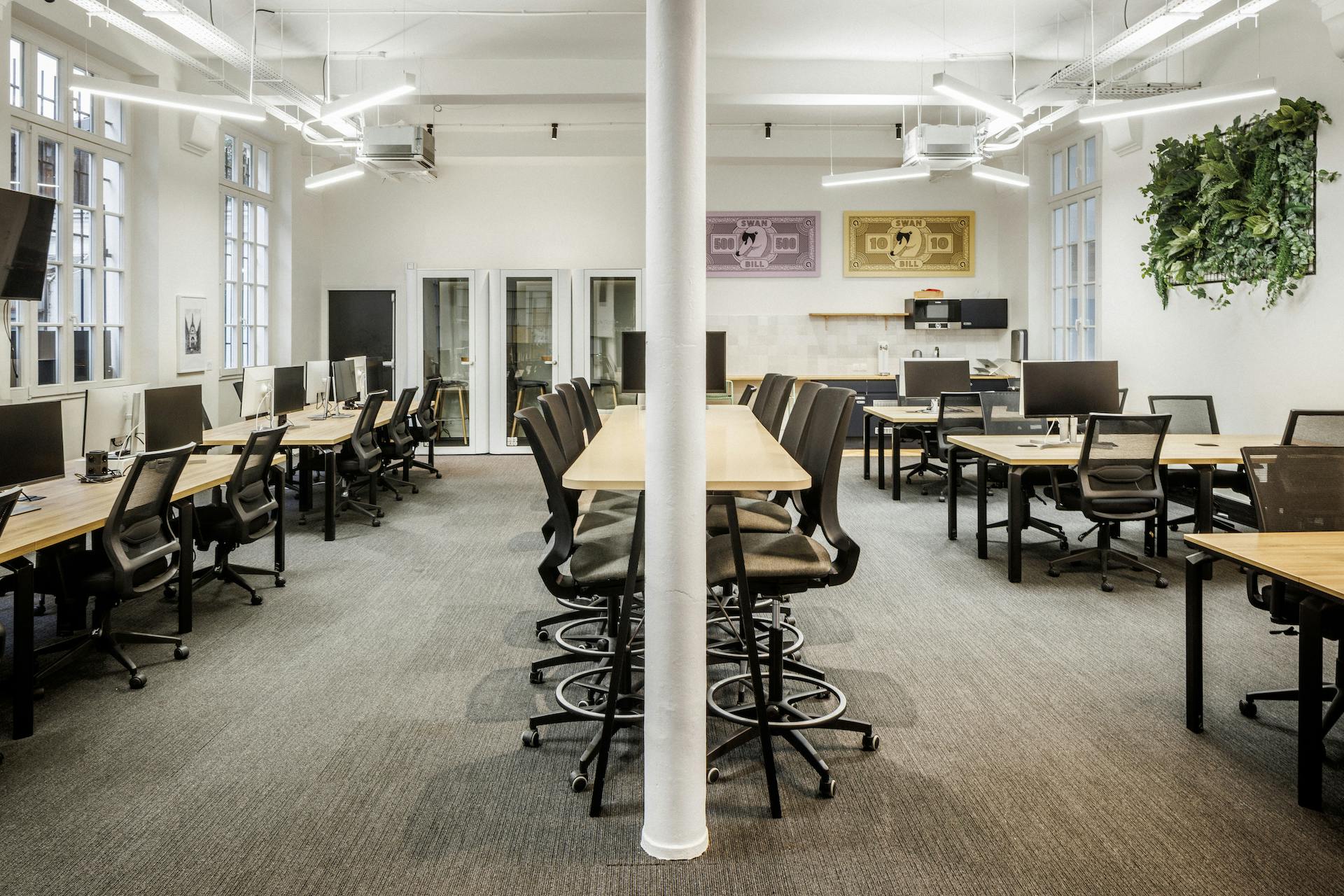 découvrez nos services de rénovation de bureaux sur mesure à paris, alliant fonctionnalité et design pour un espace de travail adapté à vos besoins.