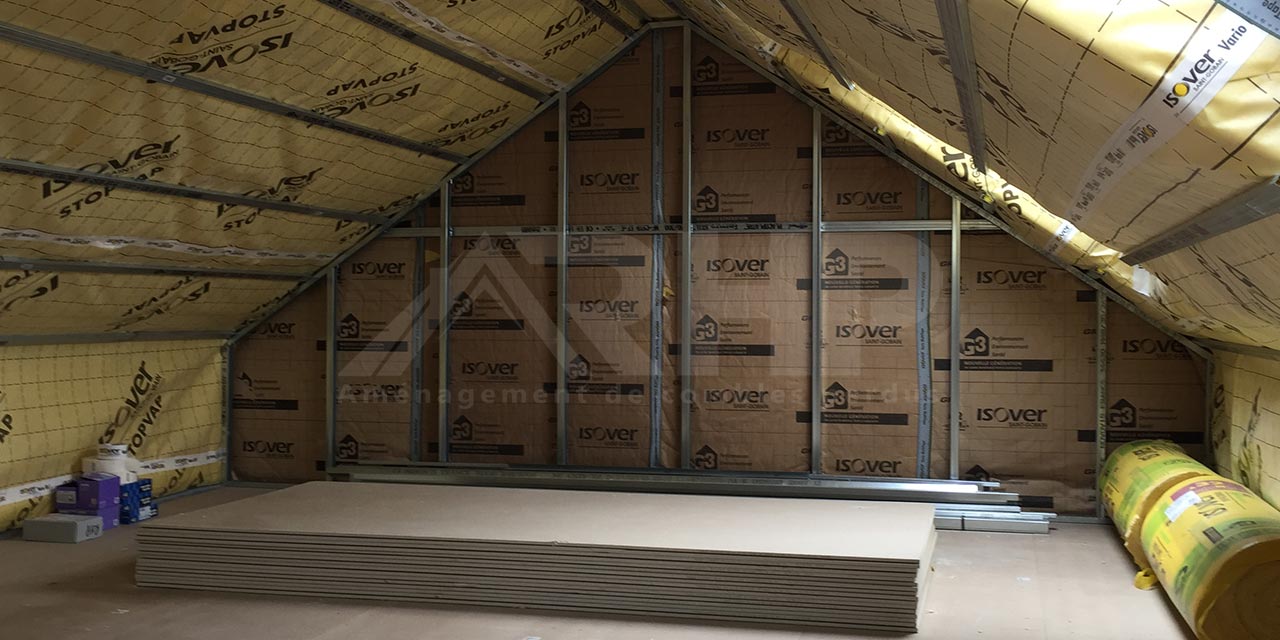 découvrez nos services de rénovation de combles pour optimiser votre espace et valoriser votre maison avec des solutions adaptées à vos besoins.