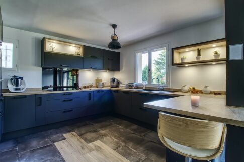 confiez la rénovation de votre cuisine dans le 91150 à des professionnels qualifiés. conseils personnalisés, choix des matériaux, optimisation de l’espace et accompagnement sur-mesure pour un résultat moderne et fonctionnel.