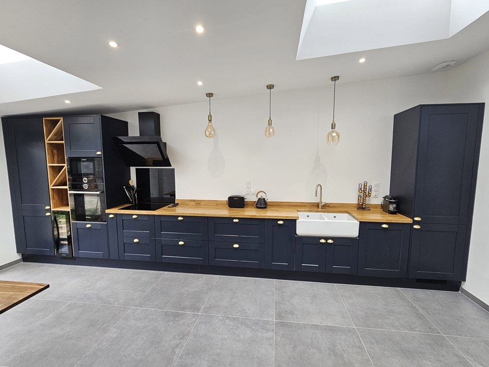découvrez nos services de rénovation de cuisine à omerville (95420) pour transformer votre espace en un lieu moderne, fonctionnel et agréable. contactez-nous pour un devis personnalisé.