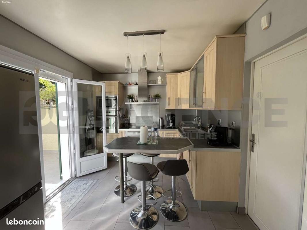 découvrez nos services professionnels de rénovation de cuisine à courtry (77181). transformez votre espace avec design, qualité et savoir-faire local.