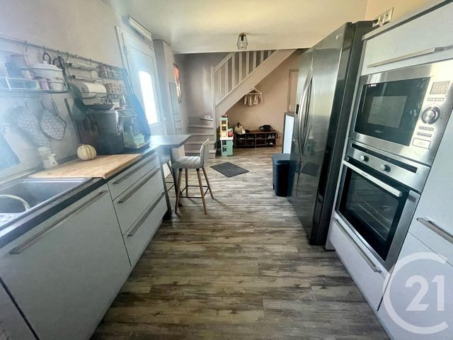 expert en rénovation de cuisine à dammartin-en-goële, nous vous accompagnons pour moderniser et optimiser votre espace culinaire avec des solutions sur-mesure et de qualité.