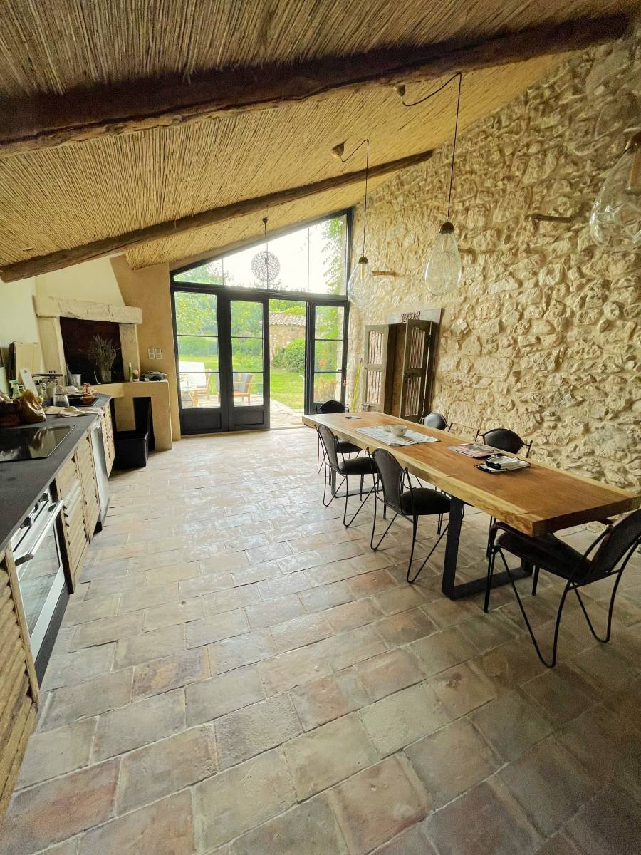 découvrez nos services de rénovation de cuisine à égligny pour transformer votre espace culinaire alliant design et fonctionnalité.