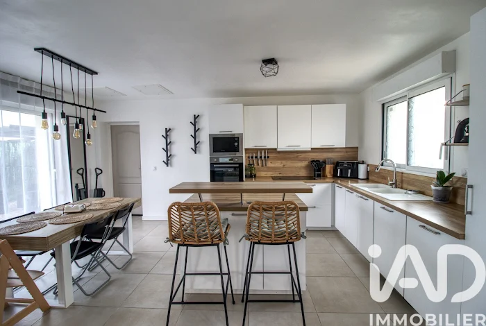 spécialistes en rénovation de cuisine à évry-grégy-sur-yerre, nous transformons votre espace en un lieu moderne et fonctionnel. contactez-nous pour un devis personnalisé.