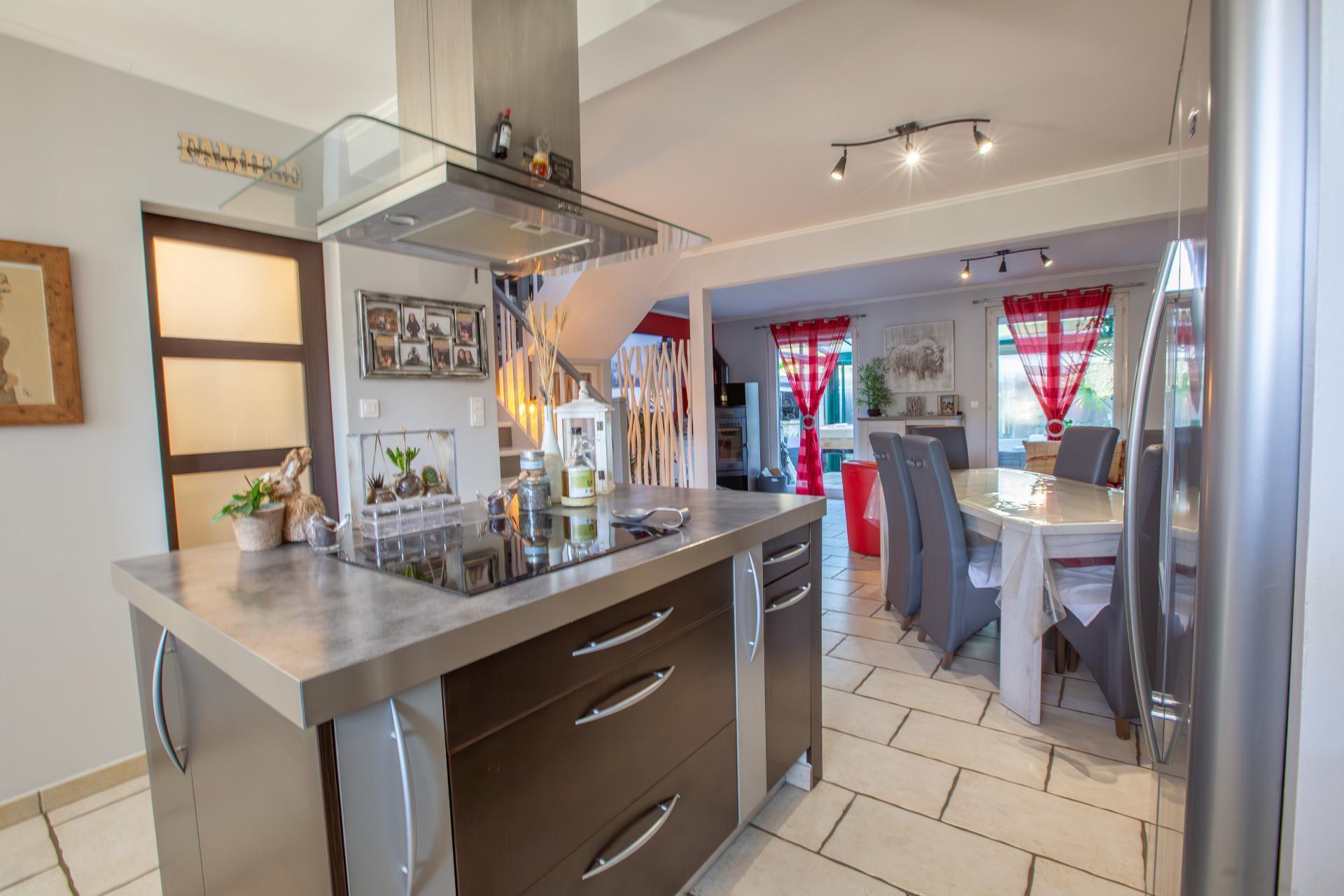 découvrez nos services de rénovation de cuisine au mesnil-saint-denis. transformez votre espace avec des solutions sur mesure, modernes et fonctionnelles.