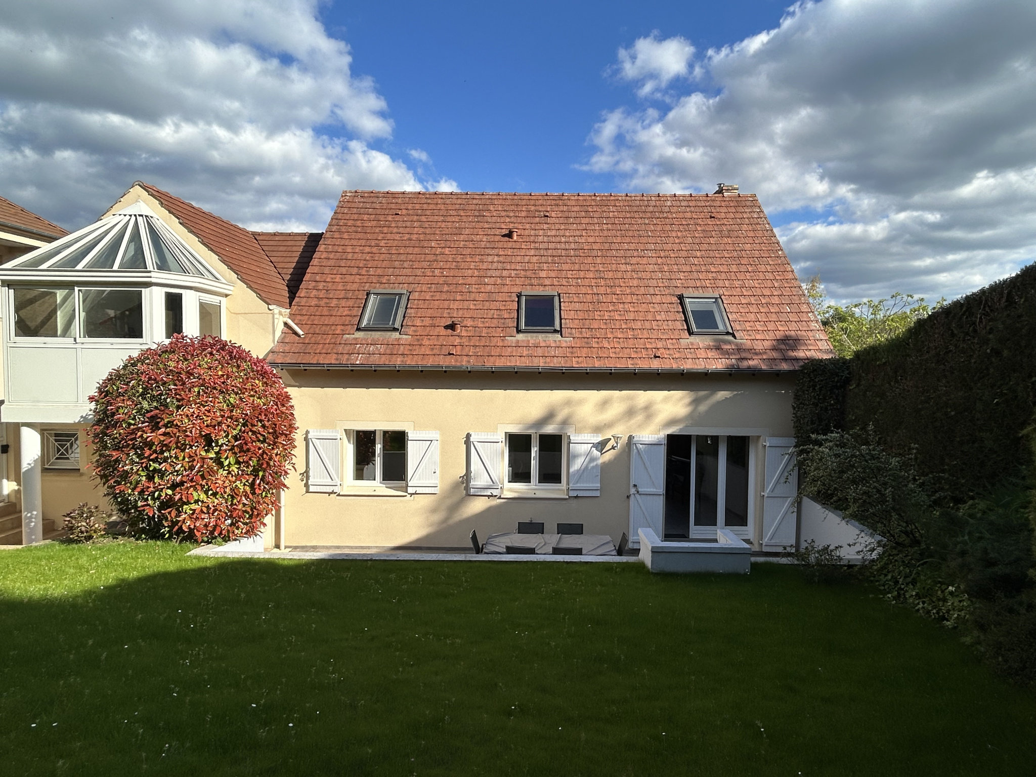 découvrez nos services professionnels de rénovation de cuisine au tremblay-sur-mauldre. donnez un nouveau look à votre cuisine avec des experts fiables et qualifiés.