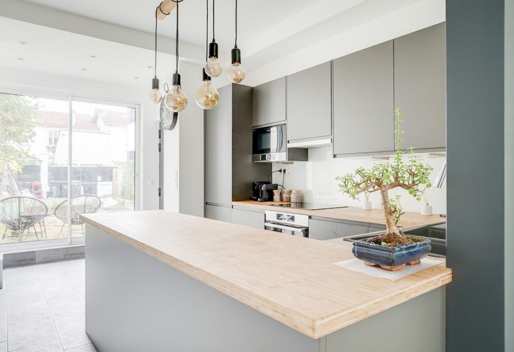 découvrez notre guide complet et conseils pratiques pour réussir la rénovation de votre cuisine à mondeville 91590. transformez votre espace avec des idées innovantes et des astuces d'experts.