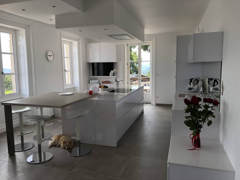 expert en rénovation de cuisine à neuville-sur-oise, nous transformons votre espace culinaire avec créativité et savoir-faire. contactez-nous pour un devis personnalisé.