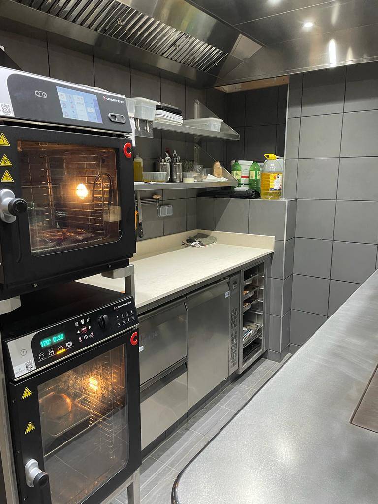 expert en rénovation de cuisine à saint-gratien, nous transformons votre espace avec qualité et savoir-faire pour une cuisine moderne et fonctionnelle.