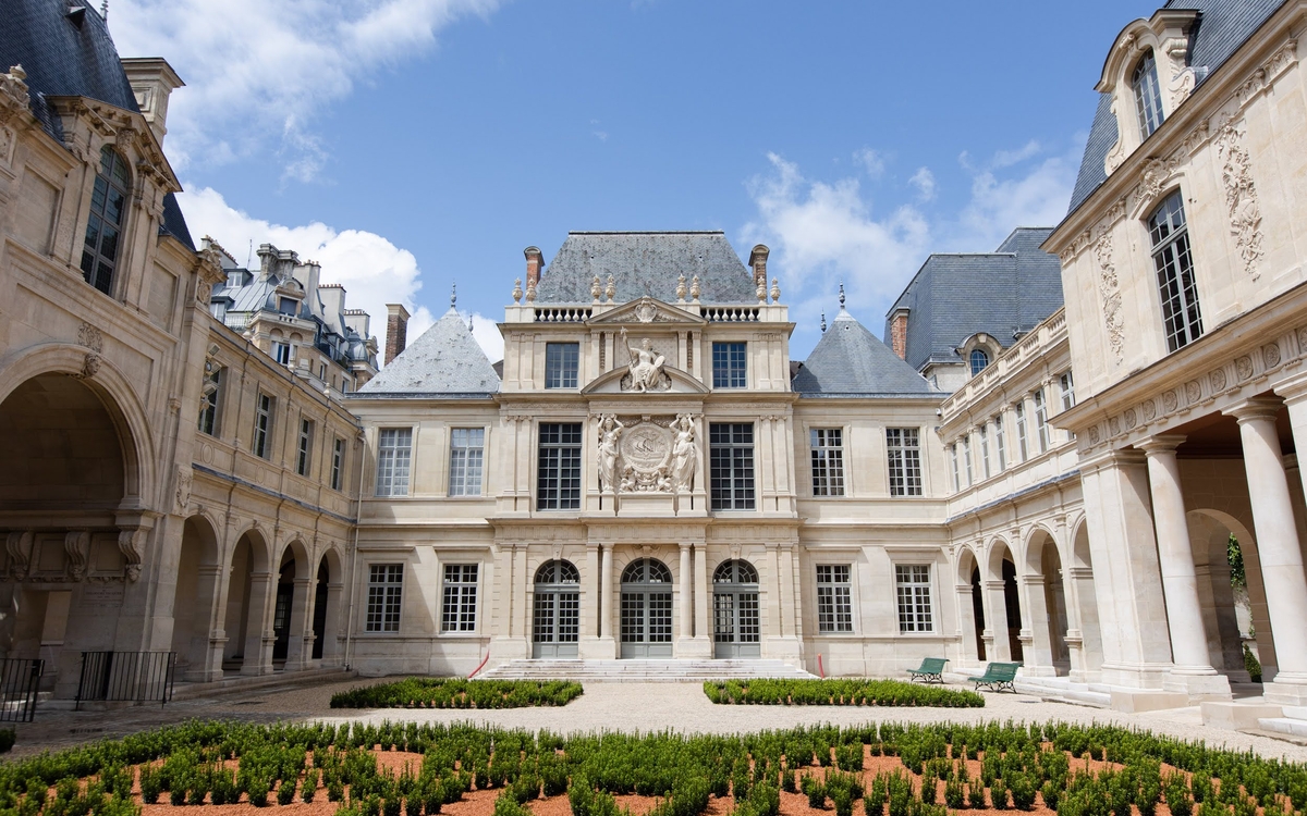 découvrez la rénovation du musée carnavalet, un lieu emblématique dédié à l'histoire de paris, alliant modernité et préservation du patrimoine.