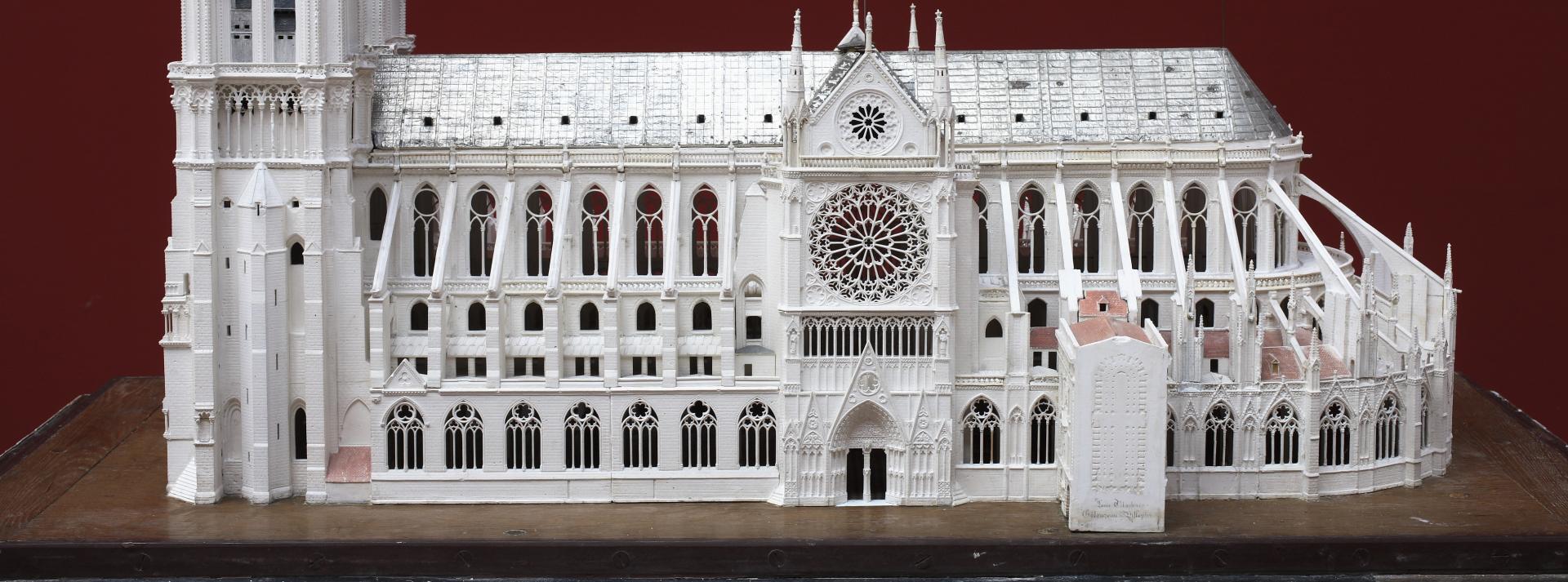 découvrez nos services spécialisés en rénovation d'églises à paris, alliant respect du patrimoine historique et expertise moderne pour sublimer vos lieux de culte.