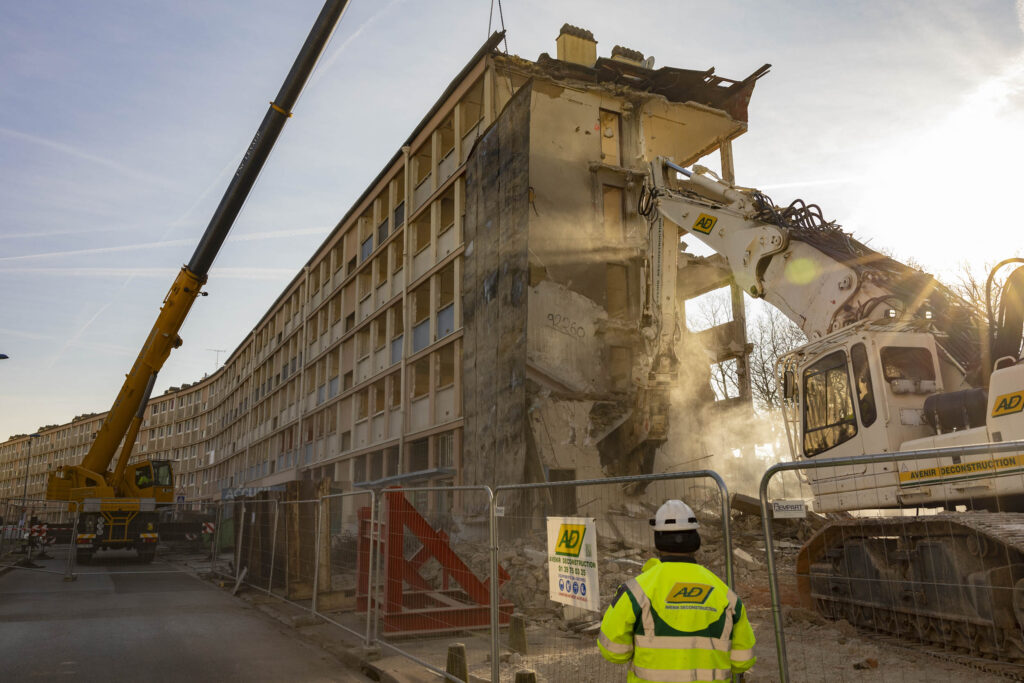expert en rénovation électrique pour cuisine à fontenay-aux-roses, garantissant sécurité, modernité et efficacité pour votre espace culinaire.