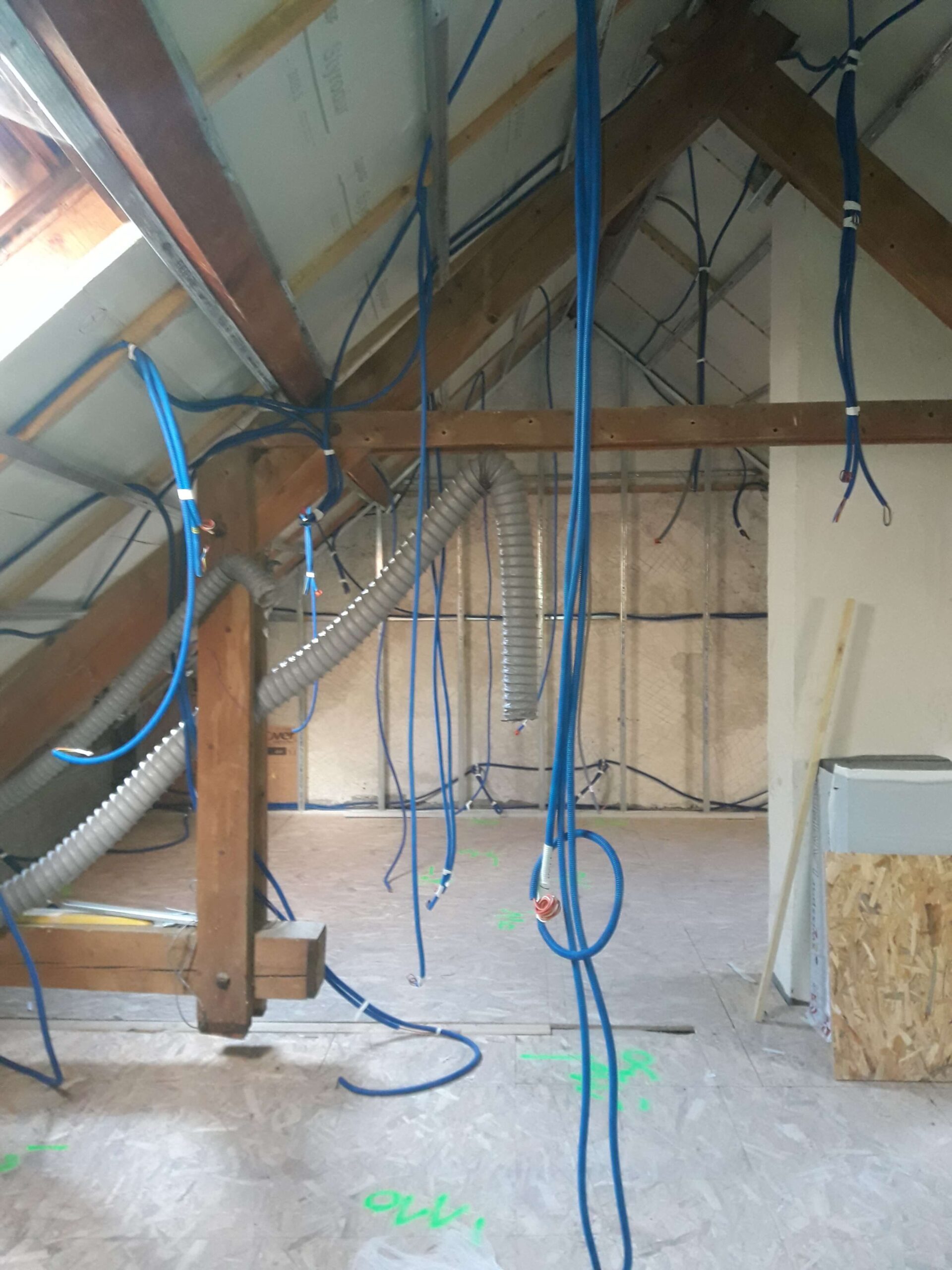 expert en rénovation électrique pour sécuriser et moderniser votre installation électrique. intervention rapide et conforme aux normes en vigueur.