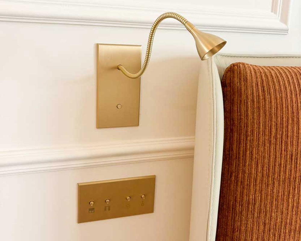 découvrez nos conseils essentiels pour une rénovation électrique sécurisée de votre maison, afin d'assurer la protection de votre foyer et de votre famille.