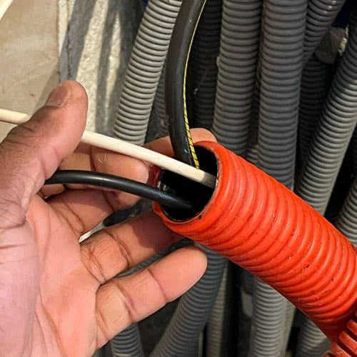 découvrez nos solutions de rénovation électrique alliant sécurité et économie d'énergie pour un habitat moderne et fiable.