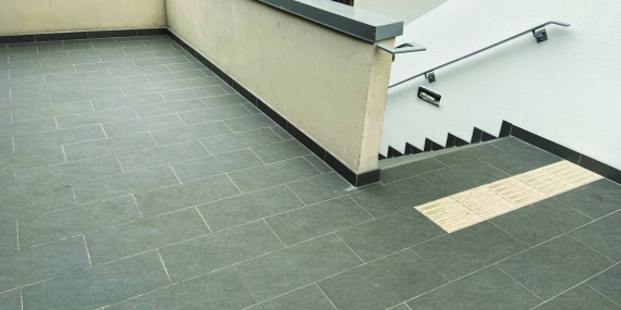 expert en rénovation d'entreprise à paris, nous transformons vos locaux professionnels avec qualité et efficacité pour un espace moderne et fonctionnel.