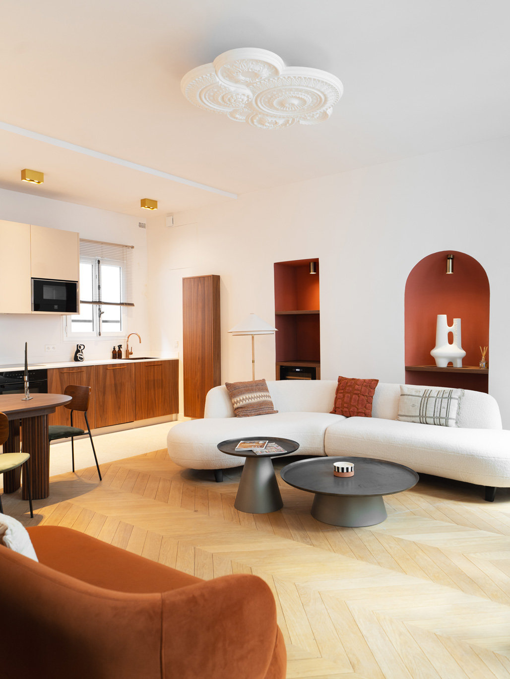 expert en rénovation d'entreprise à paris, nous transformons vos locaux professionnels avec qualité et efficacité. découvrez nos services sur mesure pour moderniser votre espace de travail.