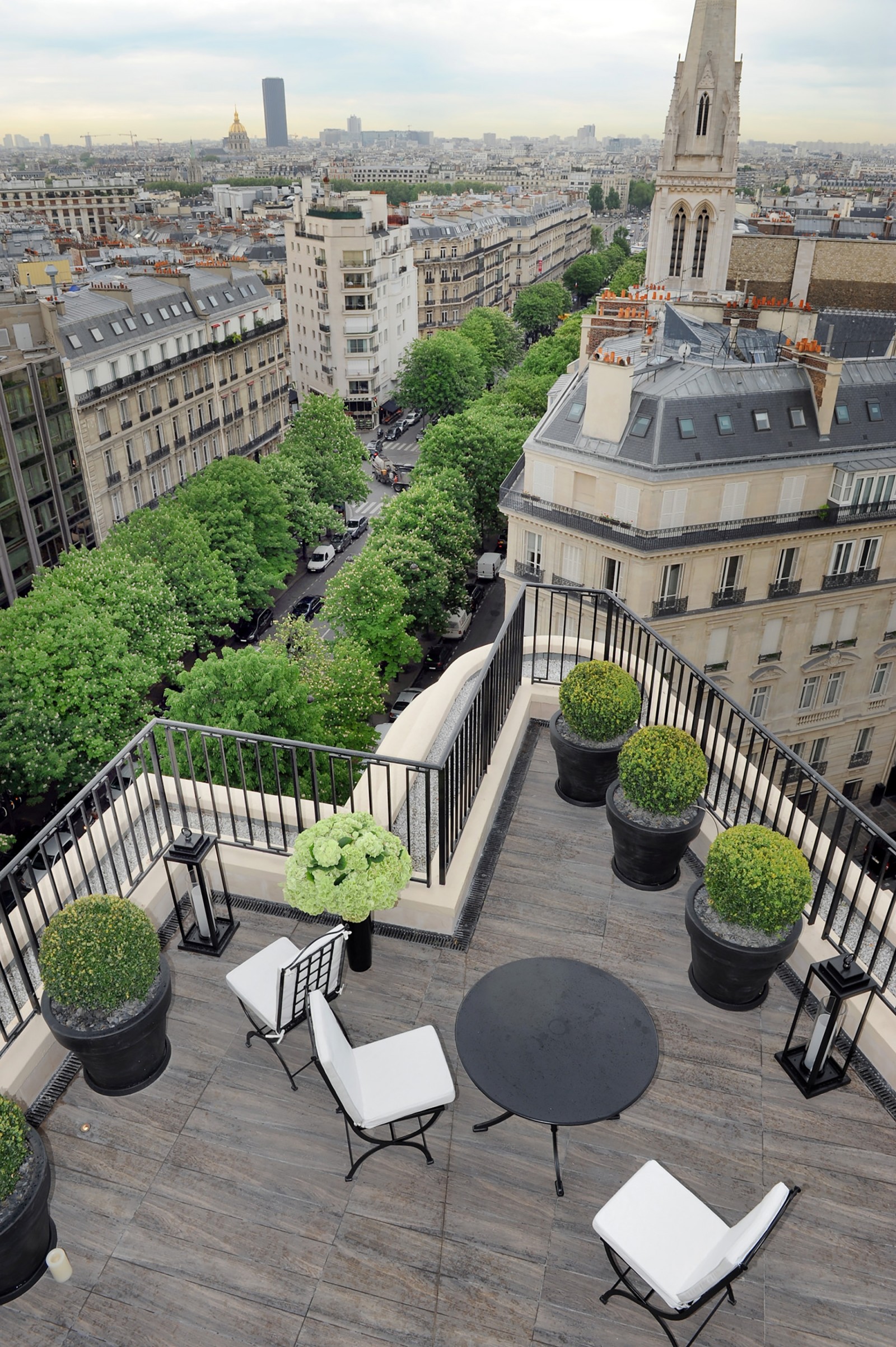 découvrez nos services de rénovation à george v, paris, alliant savoir-faire et élégance pour transformer votre espace avec qualité et style.
