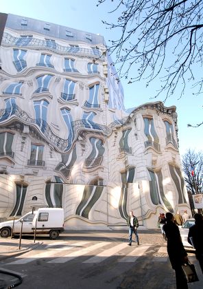 découvrez les services de rénovation haut de gamme à paris, dans le quartier george v, pour transformer votre espace avec élégance et qualité.