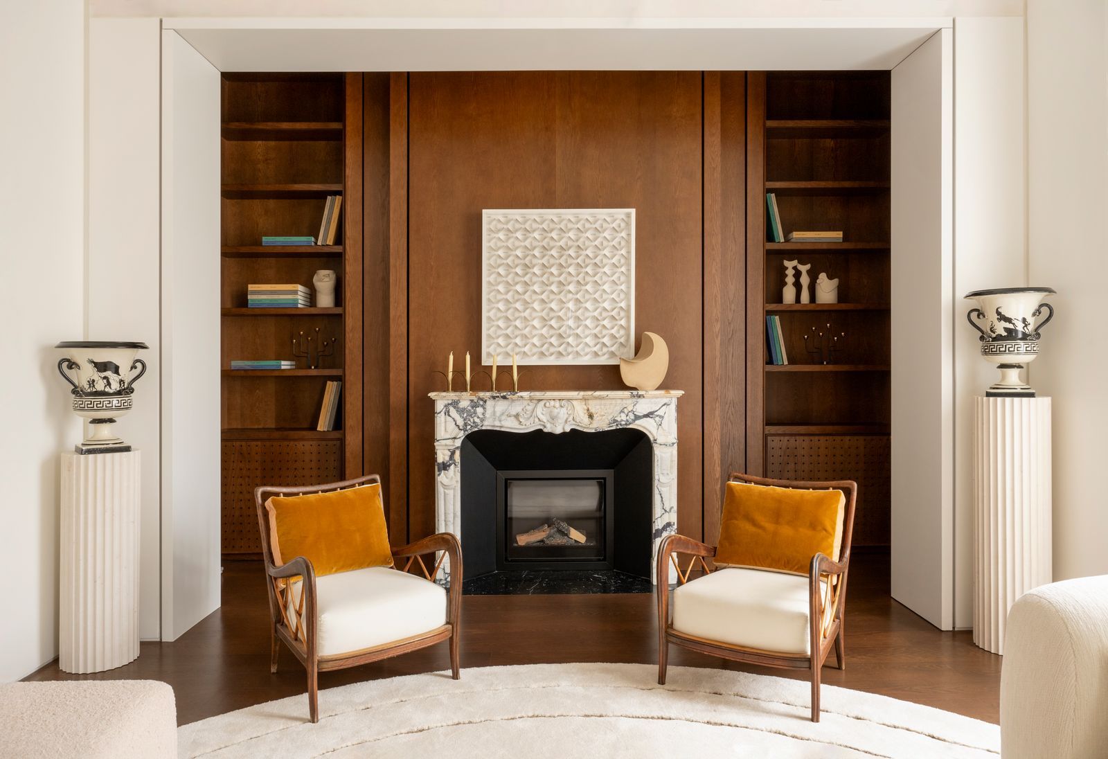 découvrez une rénovation haussmannienne cosy dans le 20e arrondissement de paris, alliant charme traditionnel et confort moderne pour un intérieur chaleureux et élégant.