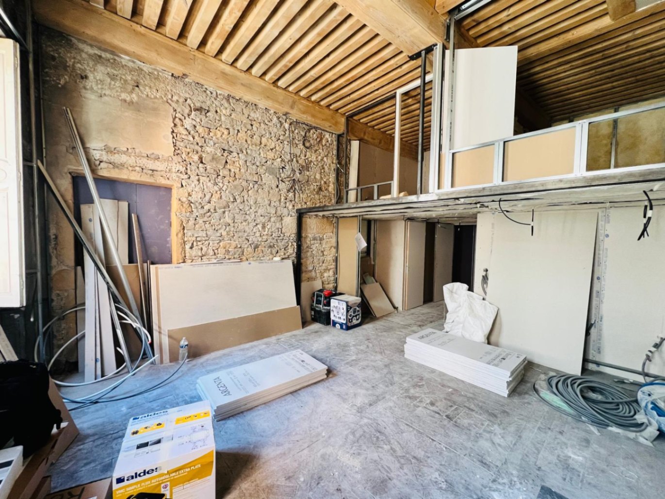 renovation interieure 18 découvrez nos services experts en rénovation intérieure pour transformer votre habitat avec style et fonctionnalité.