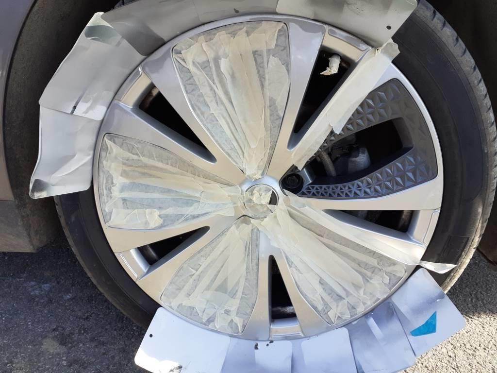 découvrez nos conseils essentiels pour la rénovation de jantes à paris et redonnez à vos roues un aspect neuf et élégant en toute simplicité.