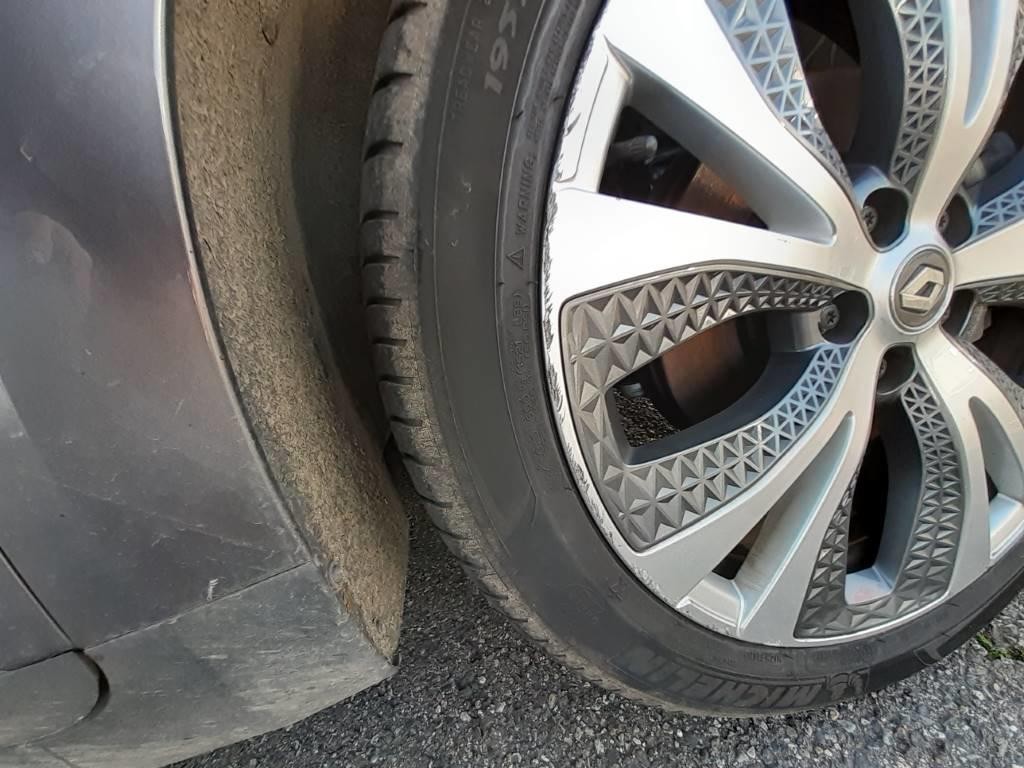 découvrez nos conseils essentiels pour la rénovation de jantes à paris et redonnez à vos roues un aspect neuf et élégant.